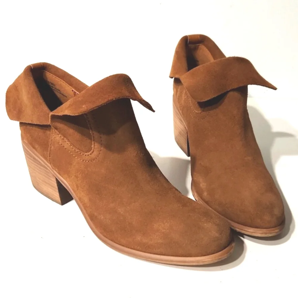 BP Brice Suede Chestnut Notched Fold Over Booties Size 8M